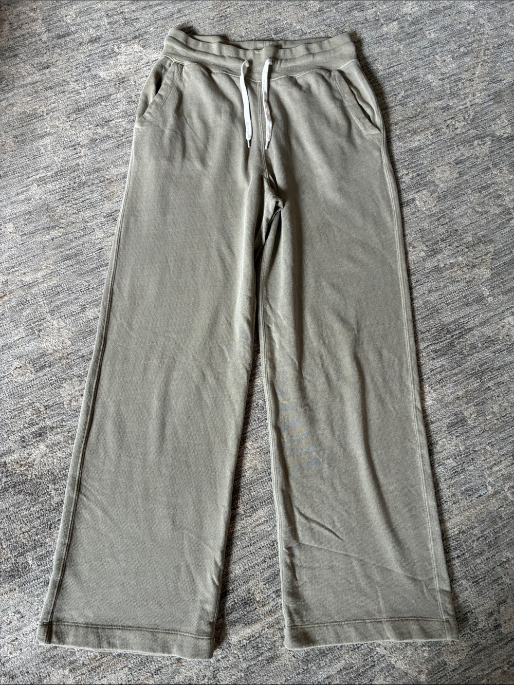 Buck Mason - NWT - Olive vintage interloop Wide-Leg Drawstring sweatpants - M